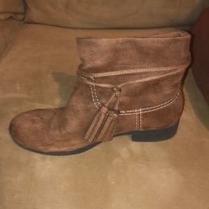 Girls boots size 1
